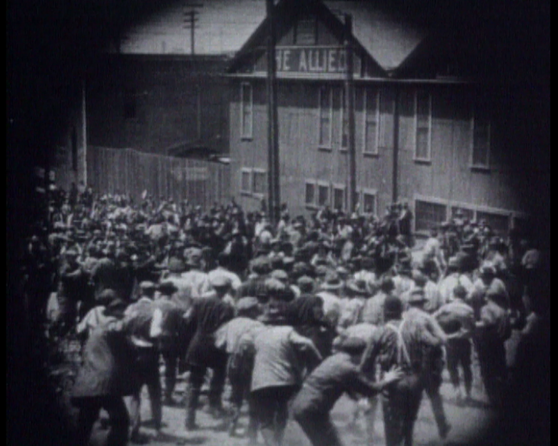 shot 3 from movie Arbeiter verlassen die Fabrik by Harun Farocki
